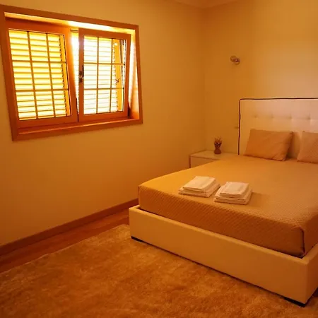 5 Bedrooms With Private Pool Enclosed Garden And Wifi At Portela